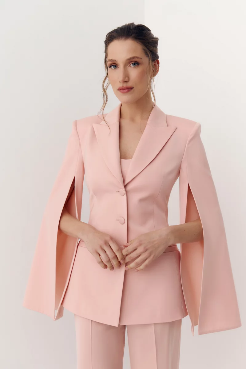 Розовый сатиновый однобортный жакет с акцентными рукавами фотография 5