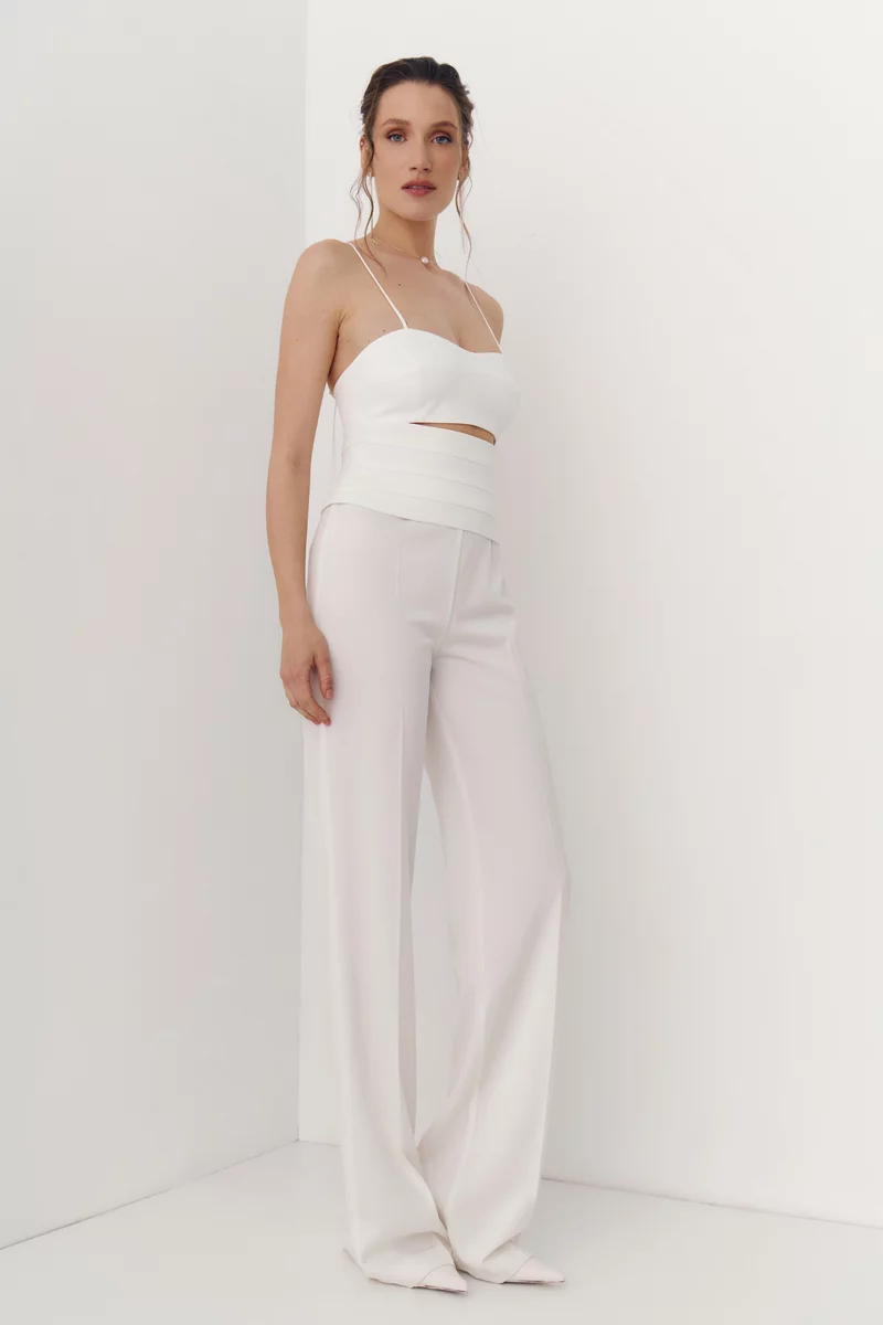 Молочные сатиновые штаны прямого кроя с поясом фотография 1