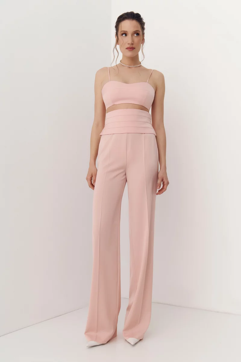 Розовые сатиновые штаны прямого кроя с поясом фотография 2