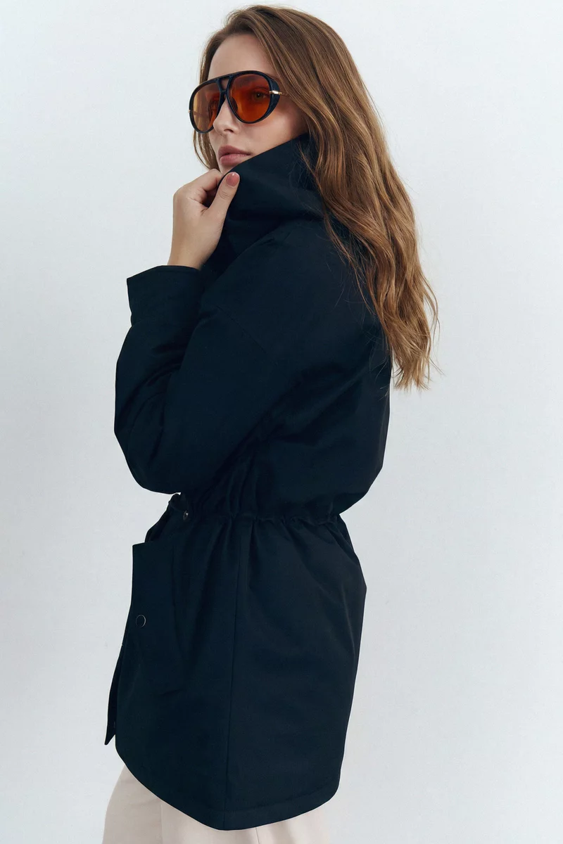 Черная куртка-парка с капюшоном Черная куртка-парка с капюшоном фотография 4