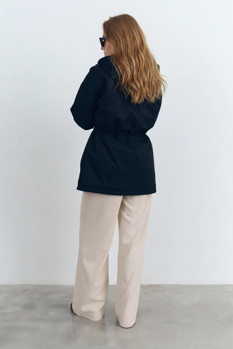 Черная куртка-парка с капюшоном Черная куртка-парка с капюшоном фотография 5