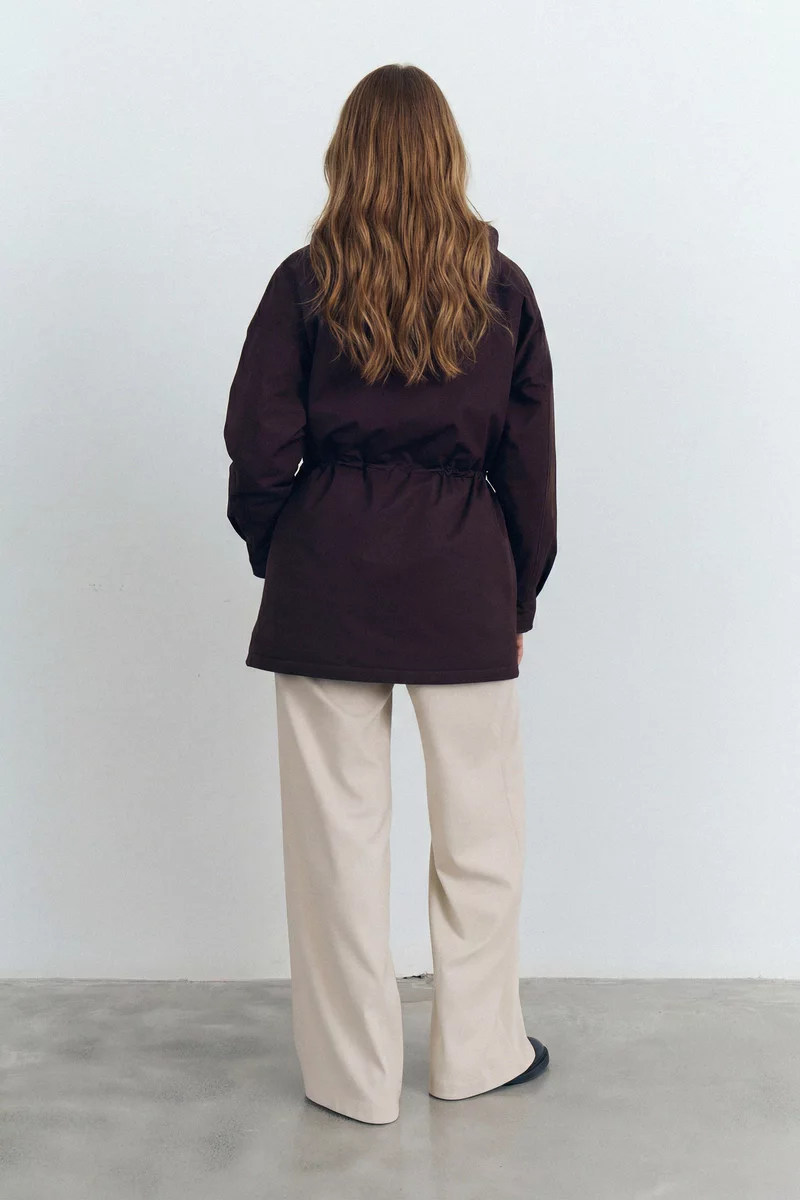 Куртка-парка с капюшоном в шоколадном оттенке Куртка-парка с капюшоном в шоколадном оттенке фотография 5