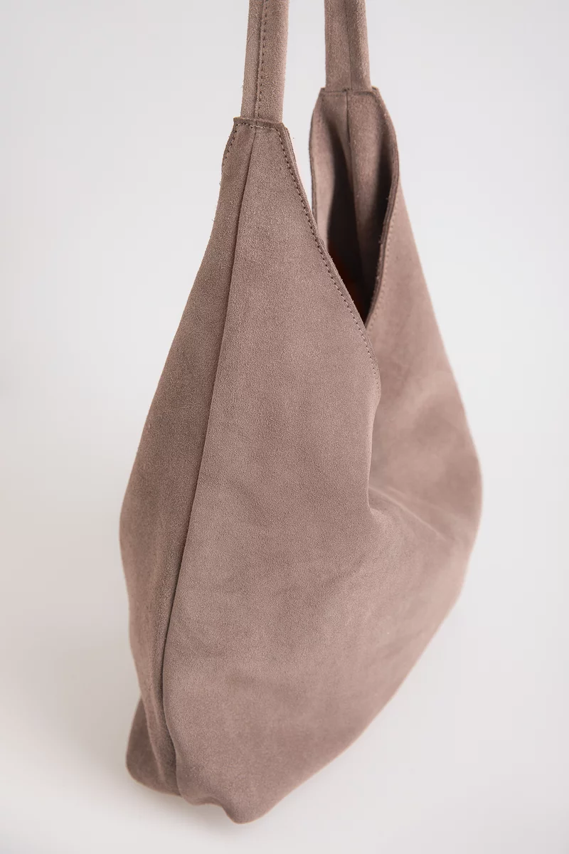 Сумка из натуральной замши в оттенке капучино Сумка из натуральной замши в оттенке капучино фотография 2
