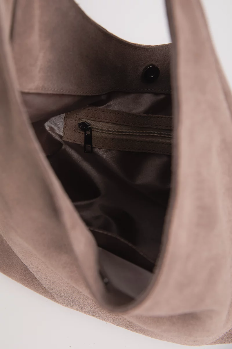 Сумка из натуральной замши в оттенке капучино Сумка из натуральной замши в оттенке капучино фотография 3