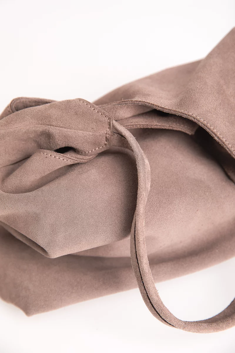 Сумка из натуральной замши в оттенке капучино Сумка из натуральной замши в оттенке капучино фотография 5