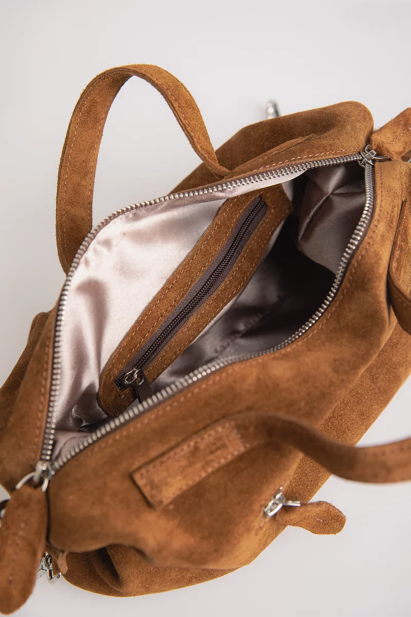 Сумка из натуральной замши с двумя ручками в оттенке капучино Сумка из натуральной замши с двумя ручками в оттенке капучино фотография 4