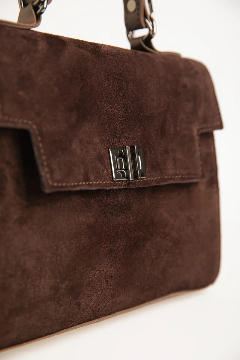 Комбинированная сумка из натуральной замши и экокожи в оттенке капучино Комбинированная сумка из натуральной замши и экокожи в оттенке капучино фотография 2