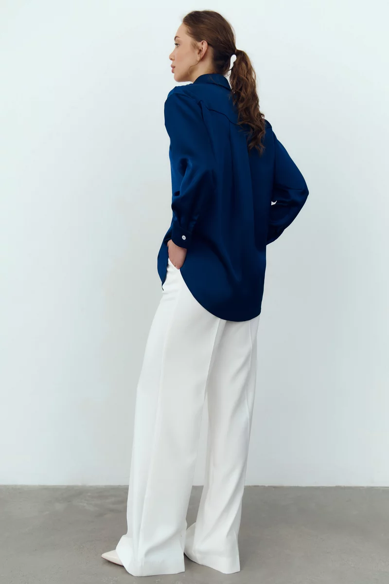 Синяя рубашка оверсайз из искусственного шелка фотография 4