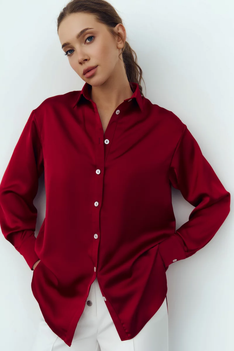 Бордовая рубашка оверсайз из искусственного шелка фотография 2
