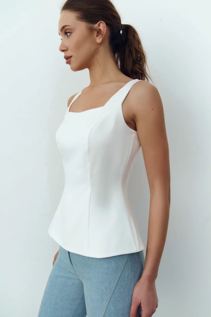 Молочный комплект из топа и кейпа фотография 5