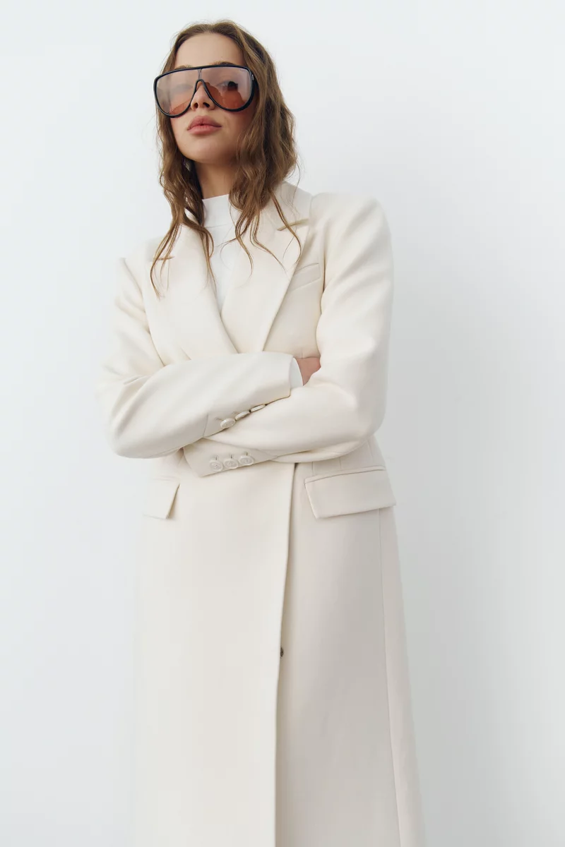 Молочное шерстяное двубортное пальто Молочное шерстяное двубортное пальто фотография 1