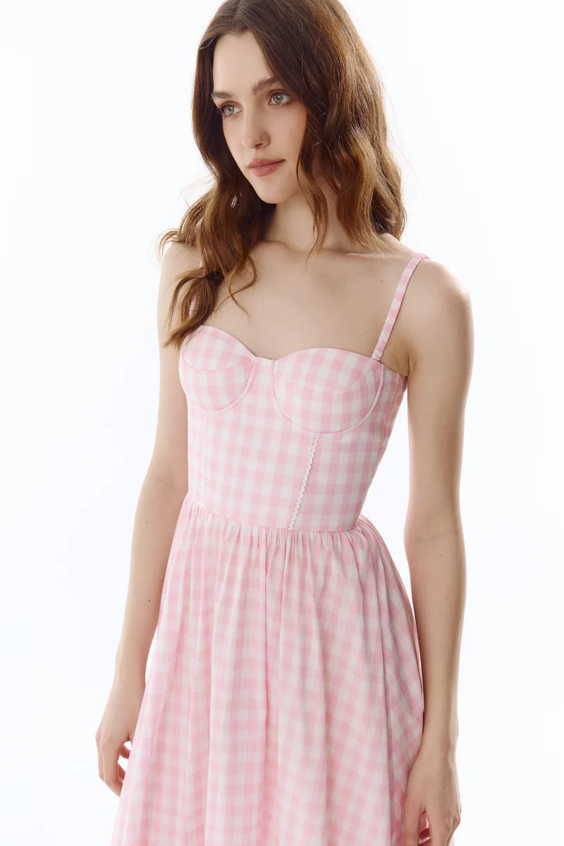 Розовый хлопковый сарафан миди в клетку фотография 4