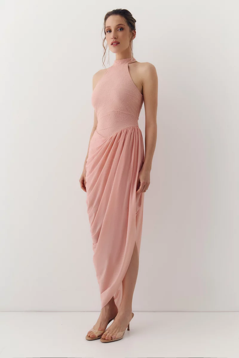 Розовое кружевное платье мини асимметричного кроя фотография 5