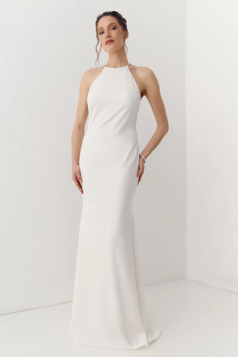 Молочное сатиновое платье макси с акцентными бретелями фотография 3