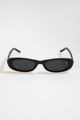 Черные солнцезащитные очки с поляризованными удлиненными линзами