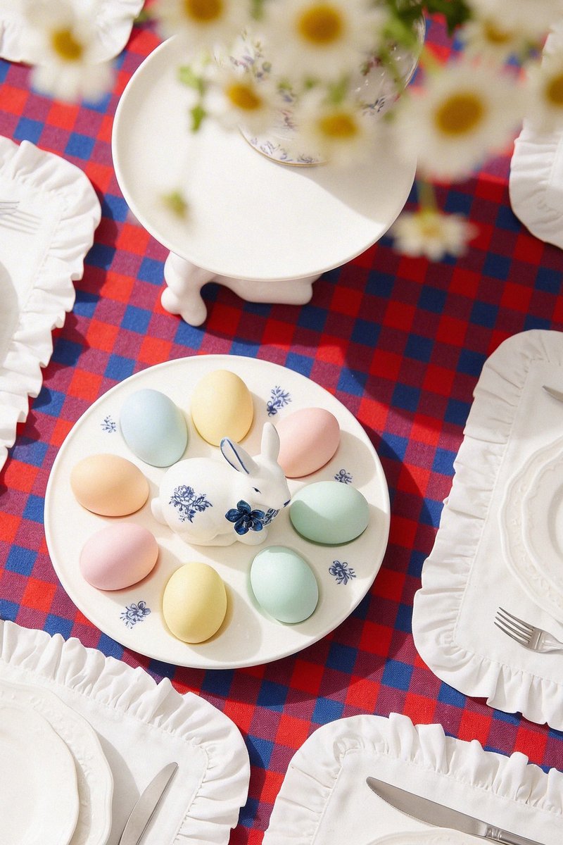 

Блюдо порцелянове для 8-ми яєць з фігуркою кролика 23,5 см