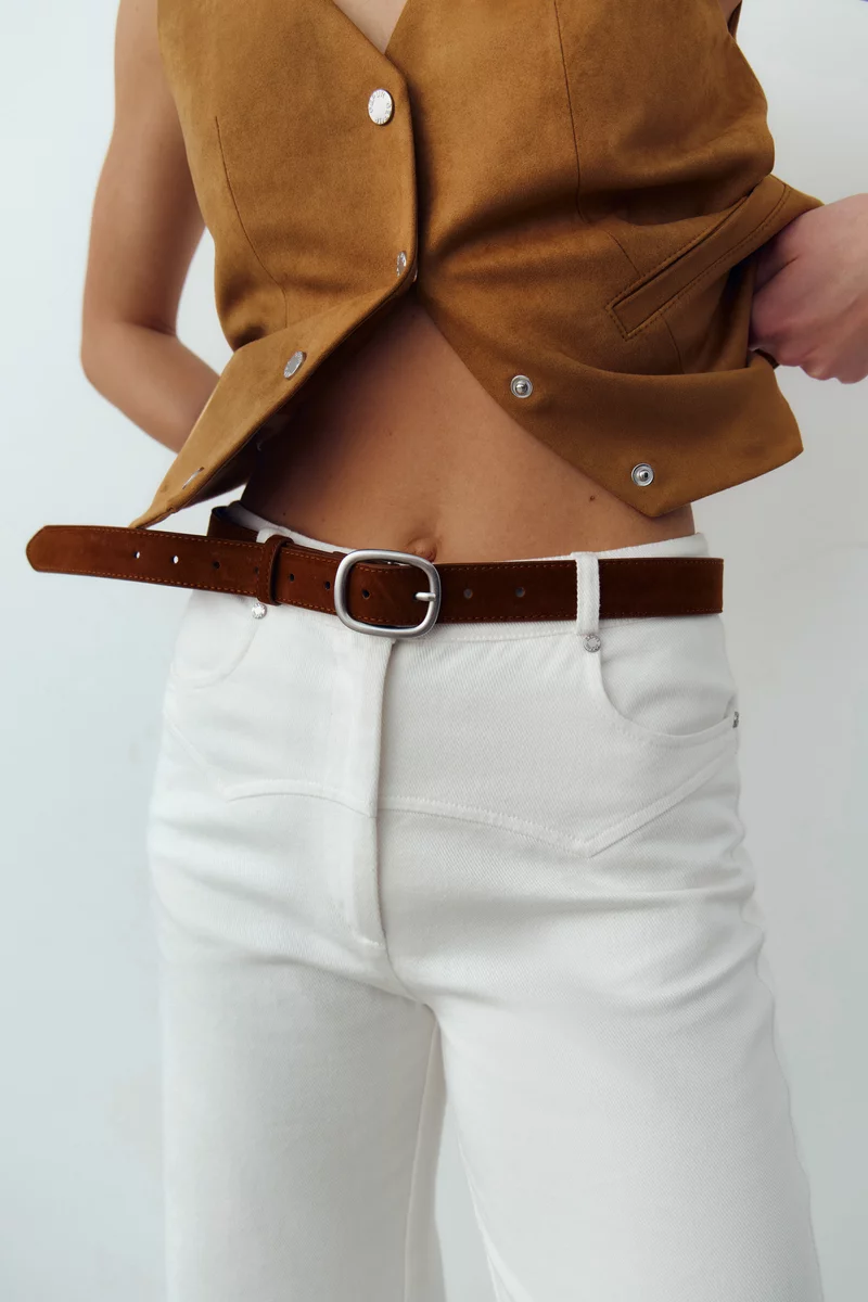 Ремень из экокожи в оттенке кемел фотография 3