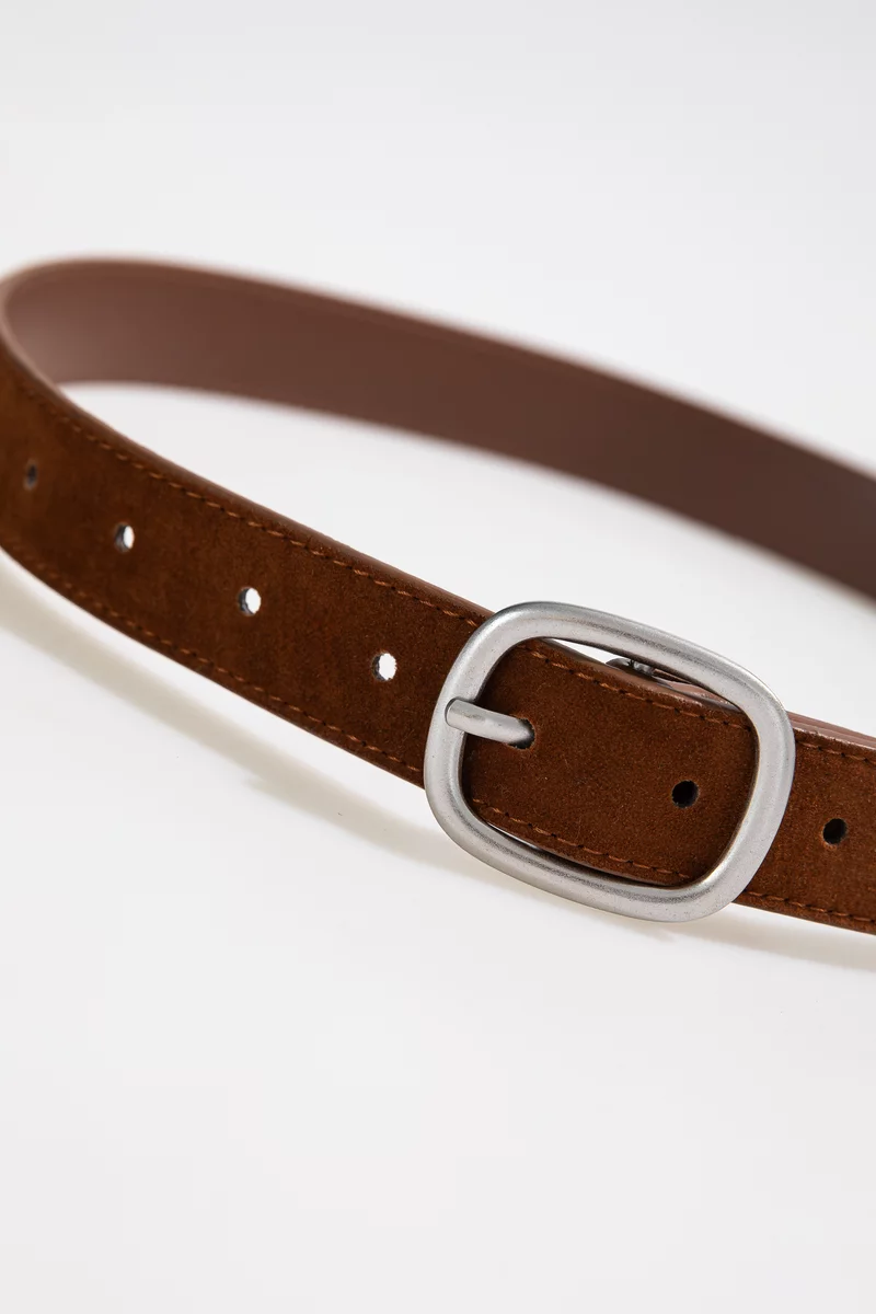 Ремень из экокожи в оттенке кемел фотография 5