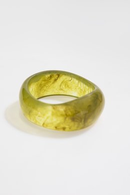 Зеленый массивный браслет