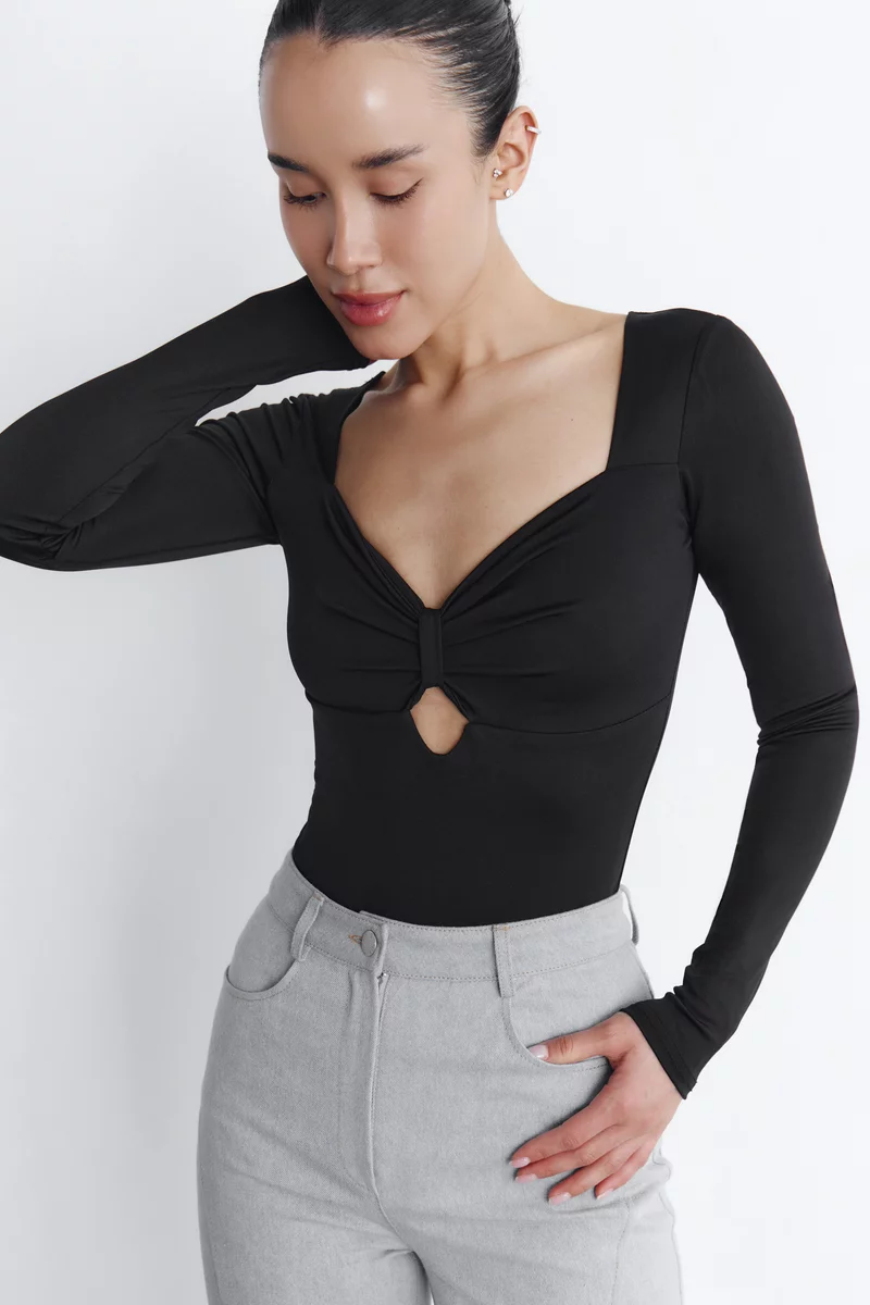 Черный трикотажный боди с акцентным лифом фотография 3