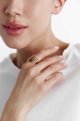 Золотистое кольцо-змейка