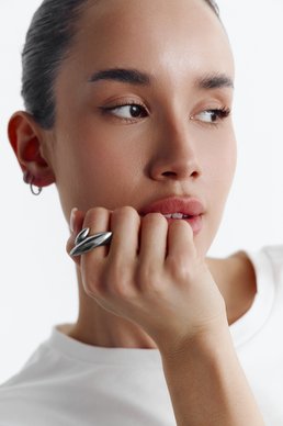 Серебристое кольцо асимметрия