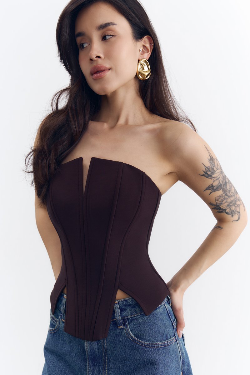 

Коричневий корсет з розрізами із костюмної тканини