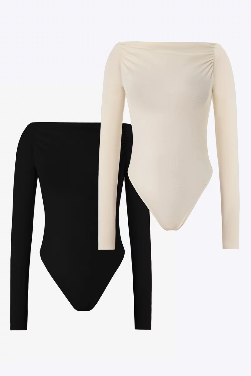 Набор из черного и молочного боди с открытыми плечами фотография 1