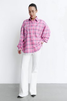 Розовая клетчатая рубашка оверсайз с кружевом