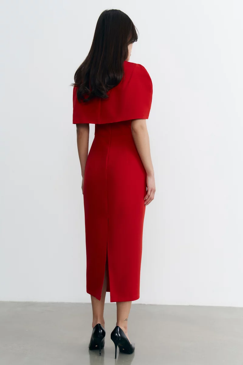 Красный комплект из платья миди и кейпа фотография 5