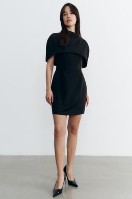 Черный комплект из платья мини и кейпа