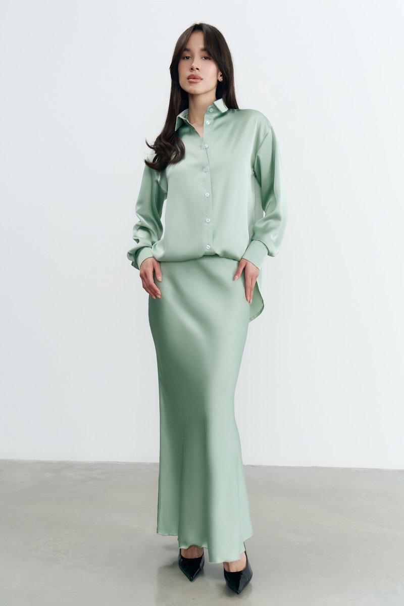 Длинная сатиновая юбка в мятном оттенке фотография 1