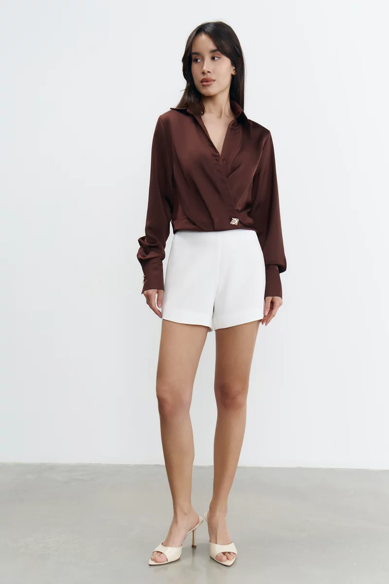 Белые шорты с высокой посадкой фотография 2