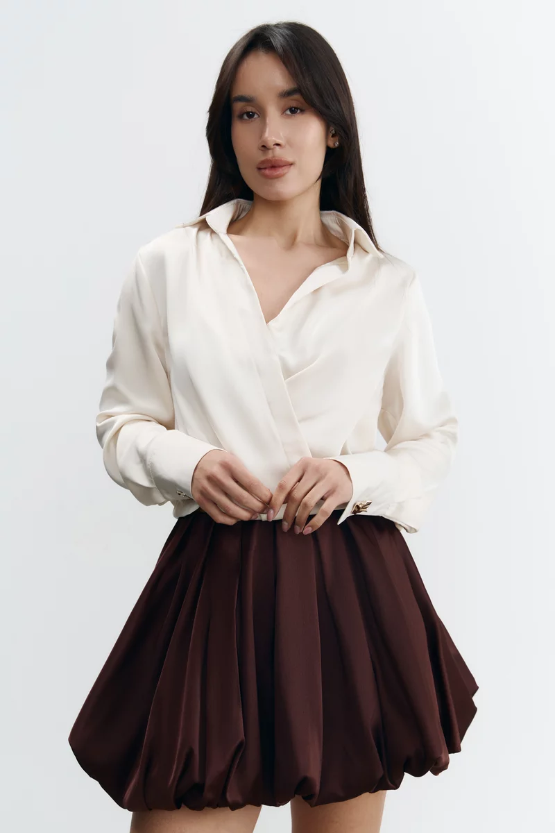 Сатиновая юбка-баллон мини в шоколадном оттенке фотография 4