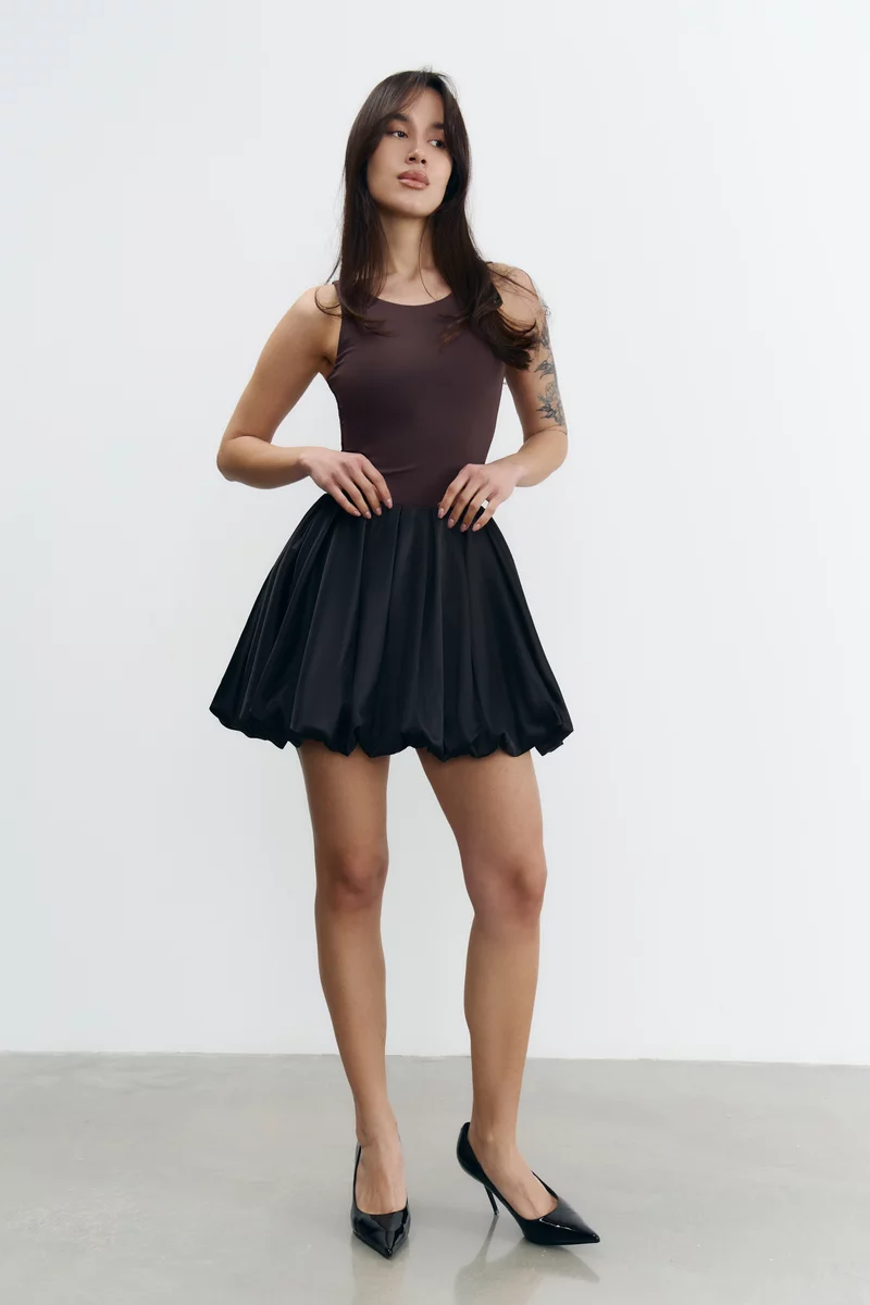 Черная сатиновая юбка-баллон мини фотография 3