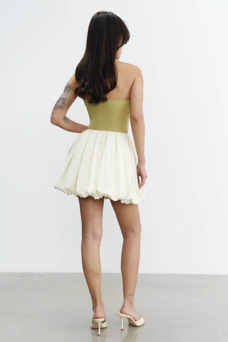 Молочная сатиновая юбка-баллон мини фотография 4