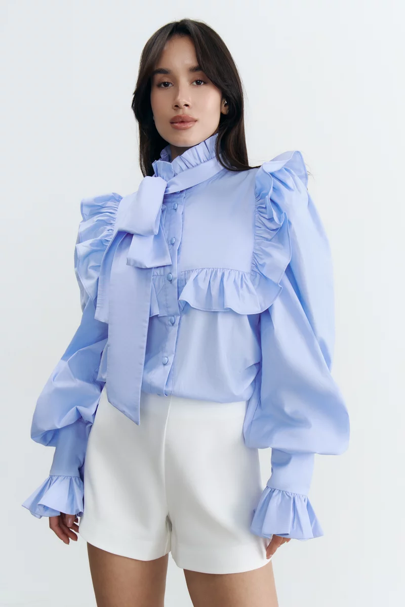 Голубая хлопковая блуза с рюшами фотография 2