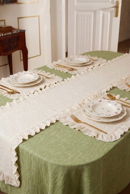 Молочная скатерть 140х220 см