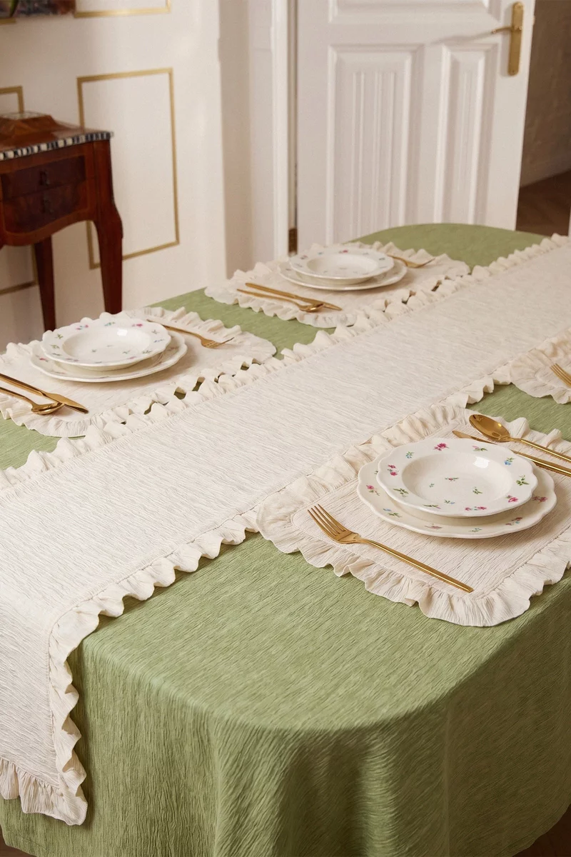 Молочная скатерть 140х220 см фотография 1
