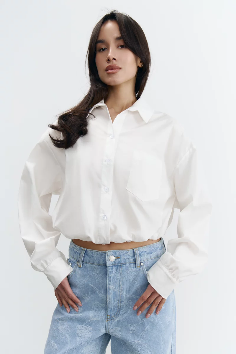 Белая хлопковая рубашка с поясом на резинке фотография 3