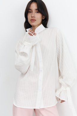 Белая хлопковая рубашка с акцентными завязками