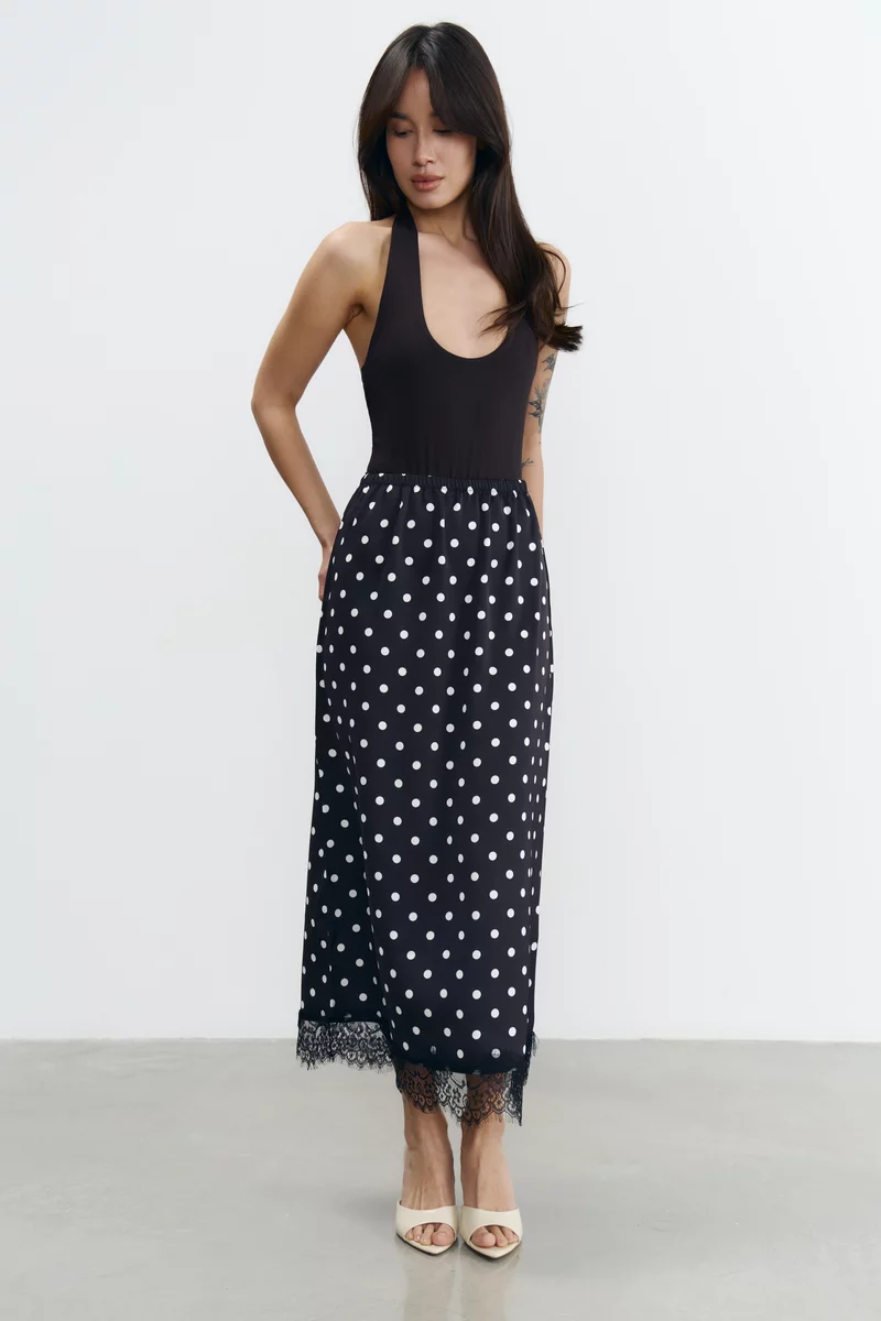 Чорна сатинова спідниця міді з принтом в горох фотографія 2