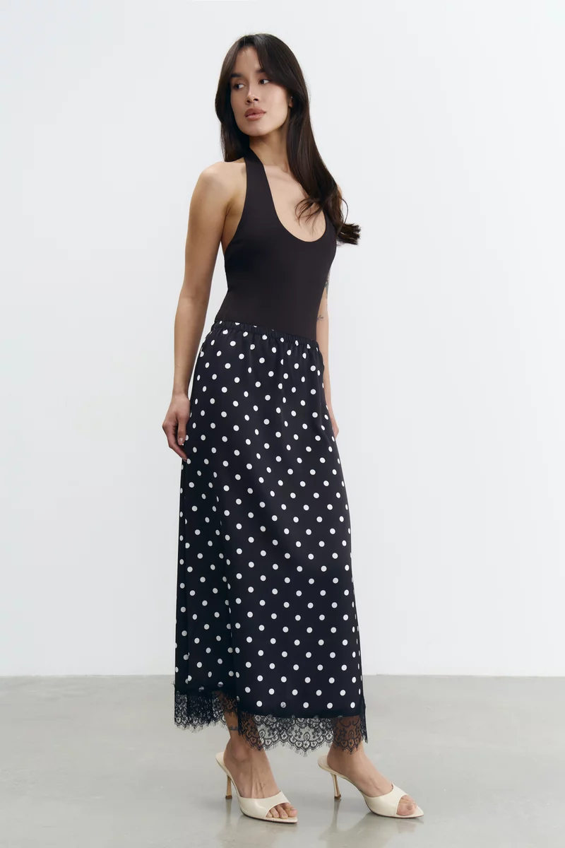 Чорна сатинова спідниця міді з принтом в горох фотографія 4