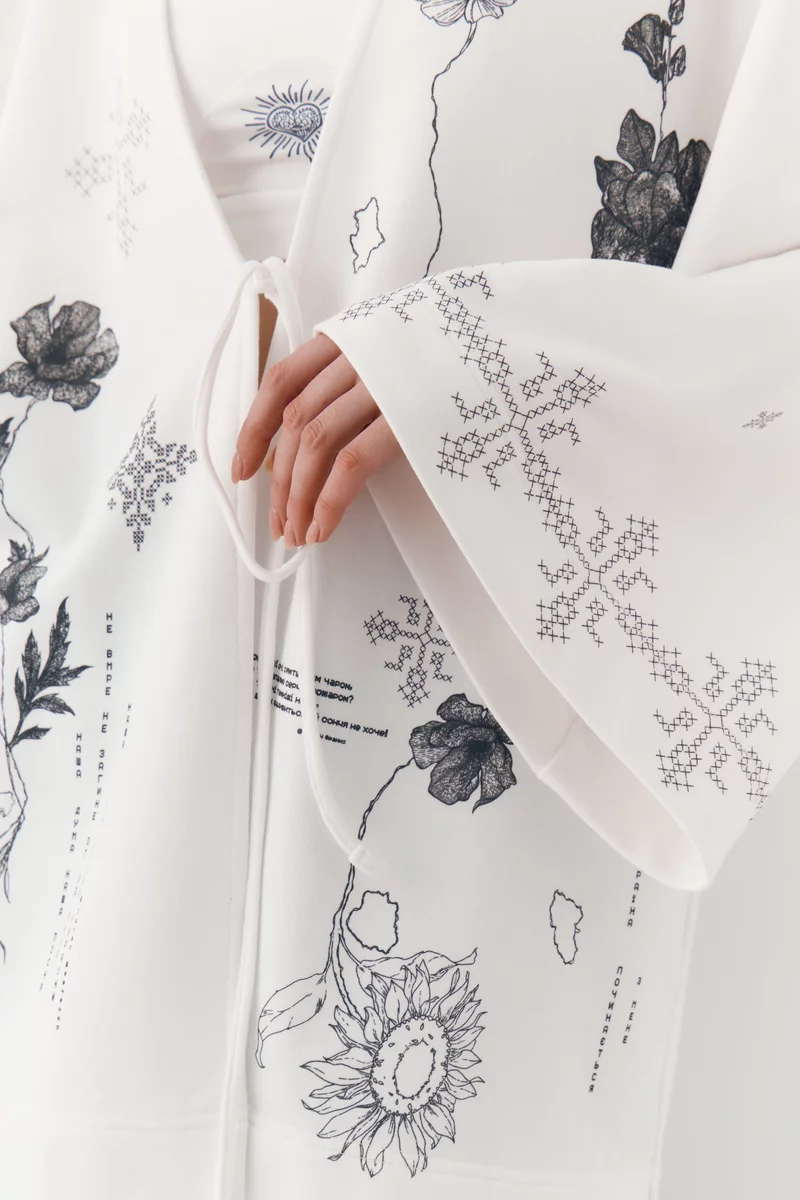 Молочное трикотажное кимоно на завязке Душа фотография 3