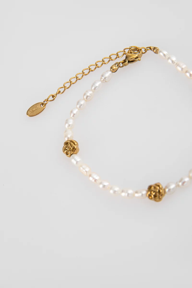 Молочный комбинированный браслет с жемчугом фотография 4