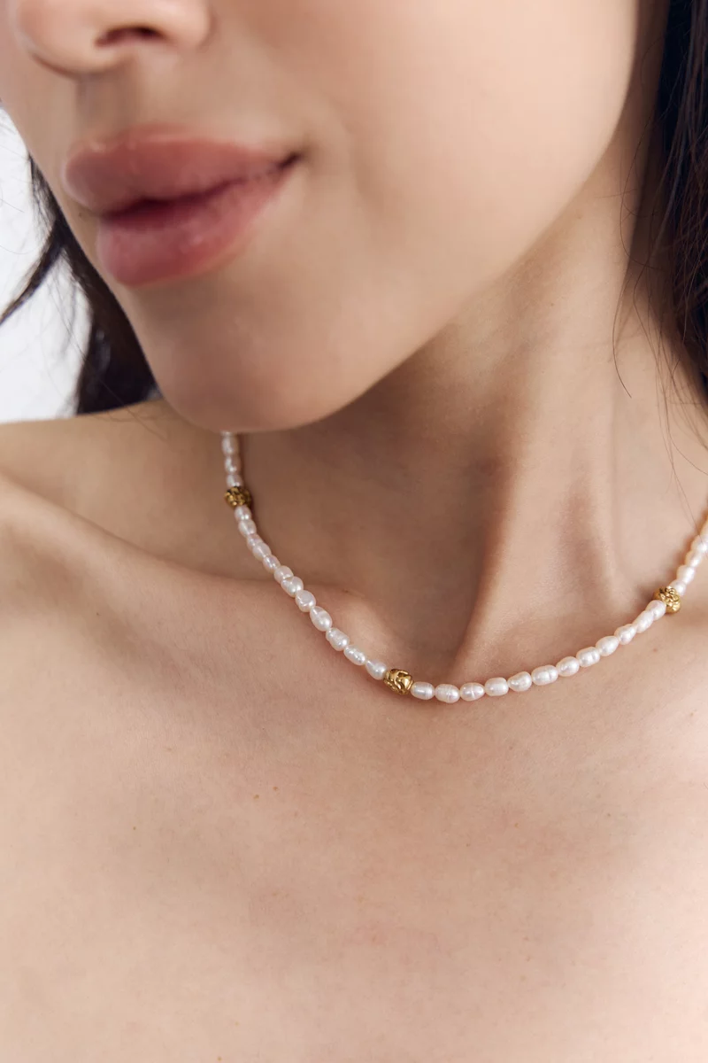Молочное комбинированное колье с жемчугом фотография 1