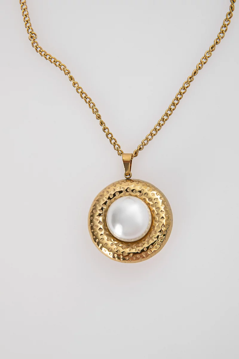 Золотистое колье с жемчугом фотография 4