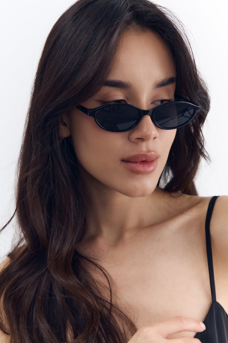 Чорні сонцезахисні окуляри з поляризованими лінзами фотографія 1