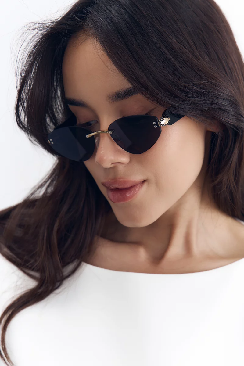 Черные солнцезащитные очки без оправы фотография 2