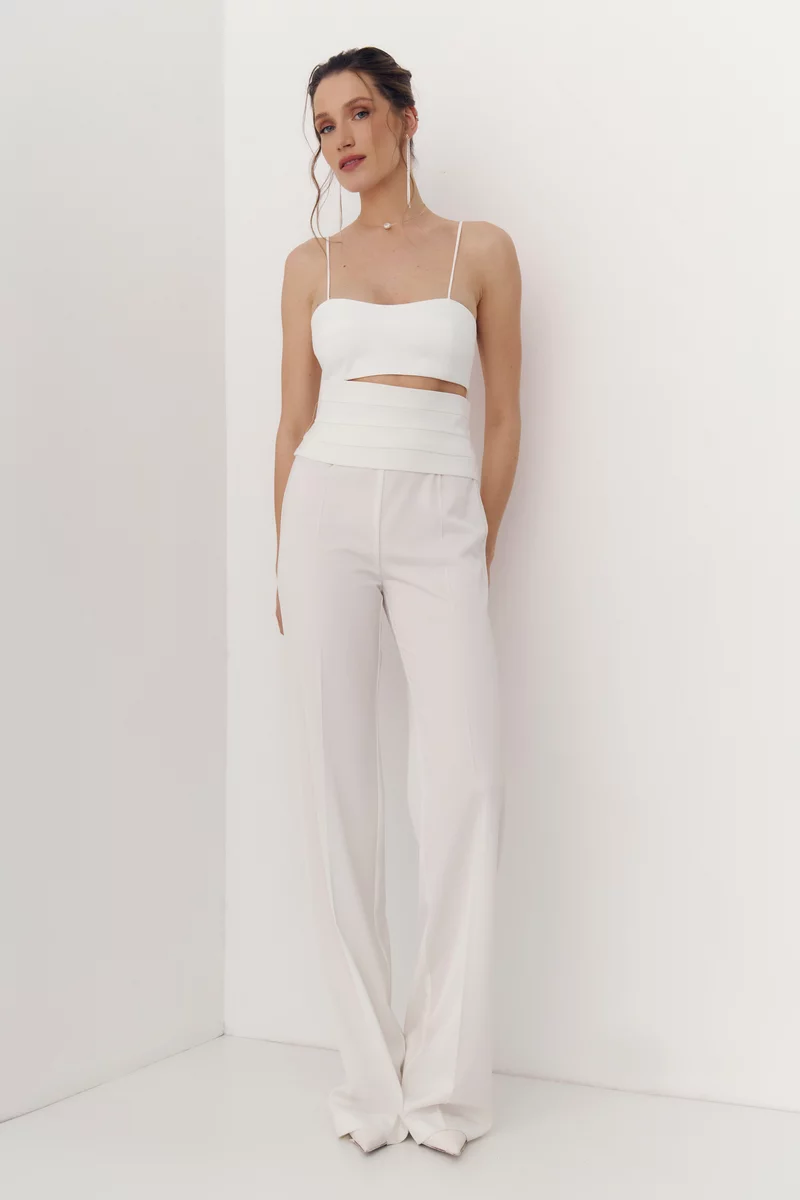 Молочный сатиновый топ-бра на бретельках фотография 1